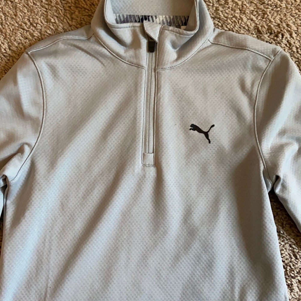 Grey 1/4 zip up shirt